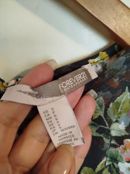 Blusa Floral Preta - Foto 4