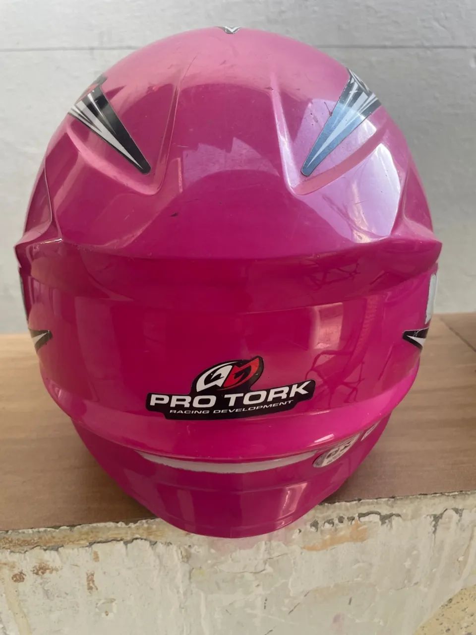 Capacete infantil na cor rosa  - Foto 4