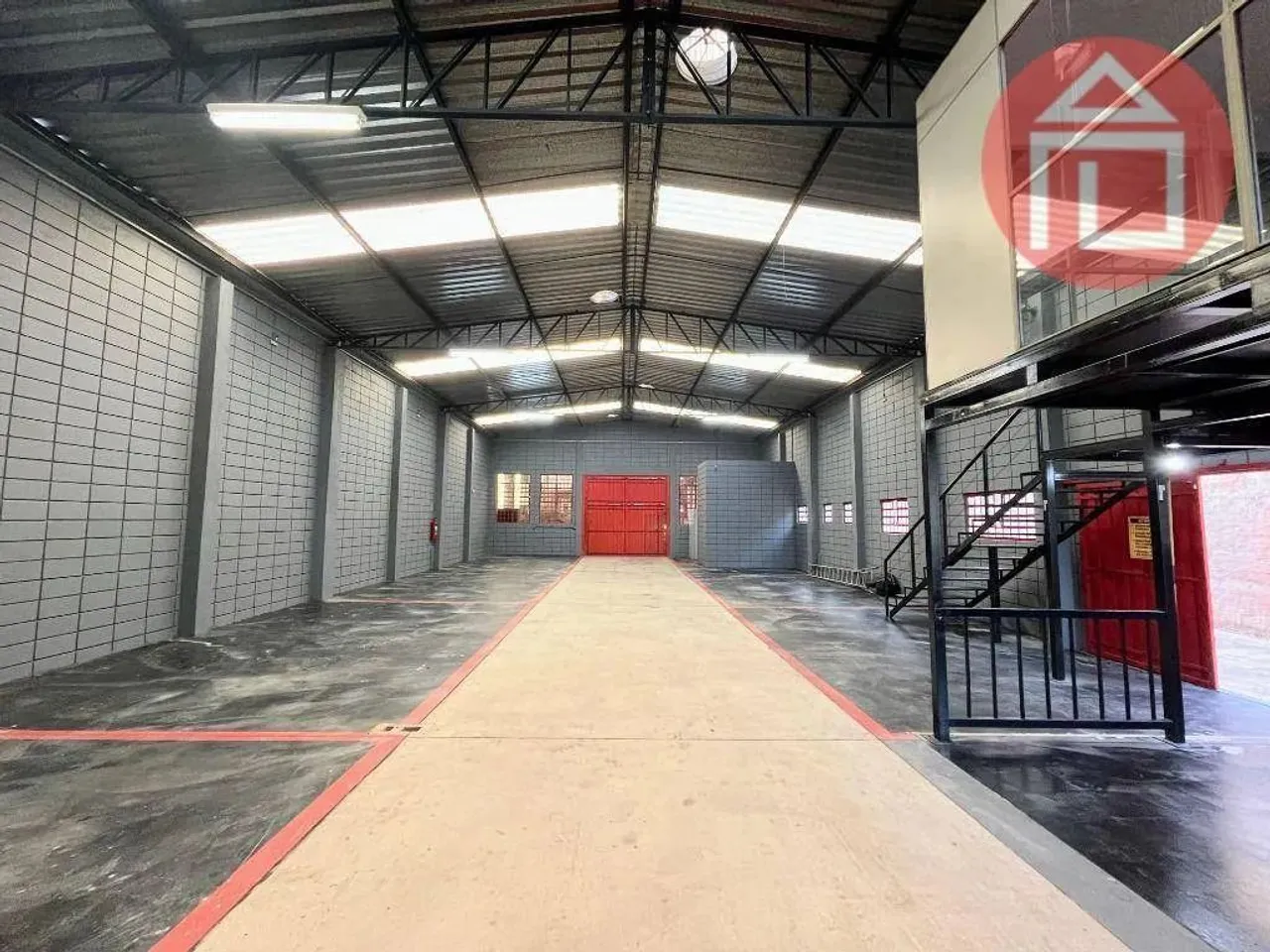 Barracão para alugar, 269 m² por R$ 8.000,00/mês - Chácara Portal das Estâncias - Bragança