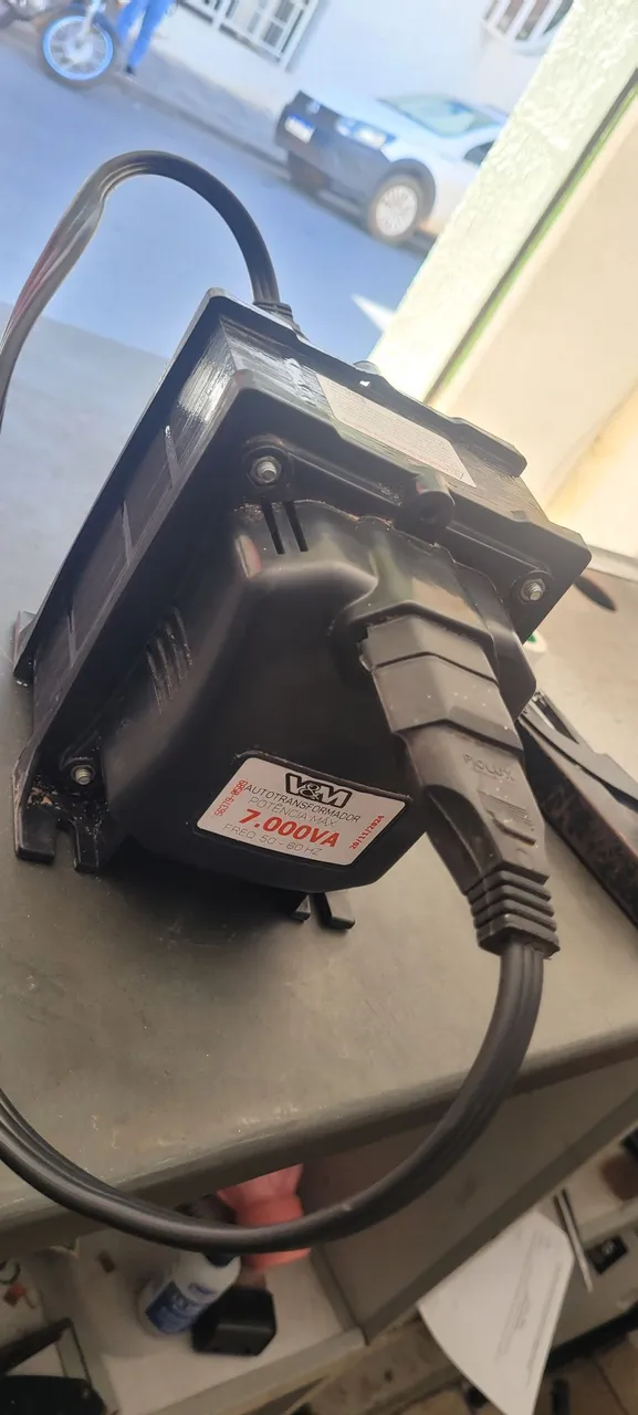 Autotransformador 7.000VA V&M