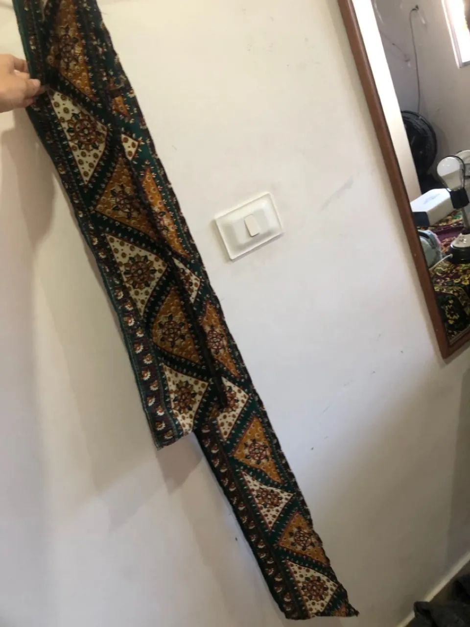 Lenço estampado com design floral e cores vibrantes - Foto 4