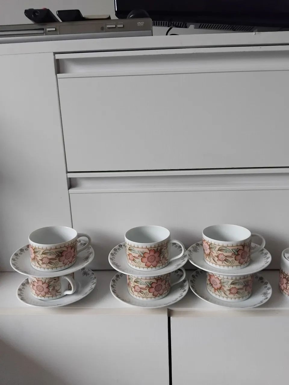 Jogo de xícaras de café com Pires e açucareiro porcelana Schmidt - Foto 6