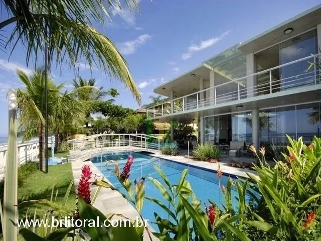 Sobrado para venda e locação com 6 quartos, sendo 6 suítes, 886m²