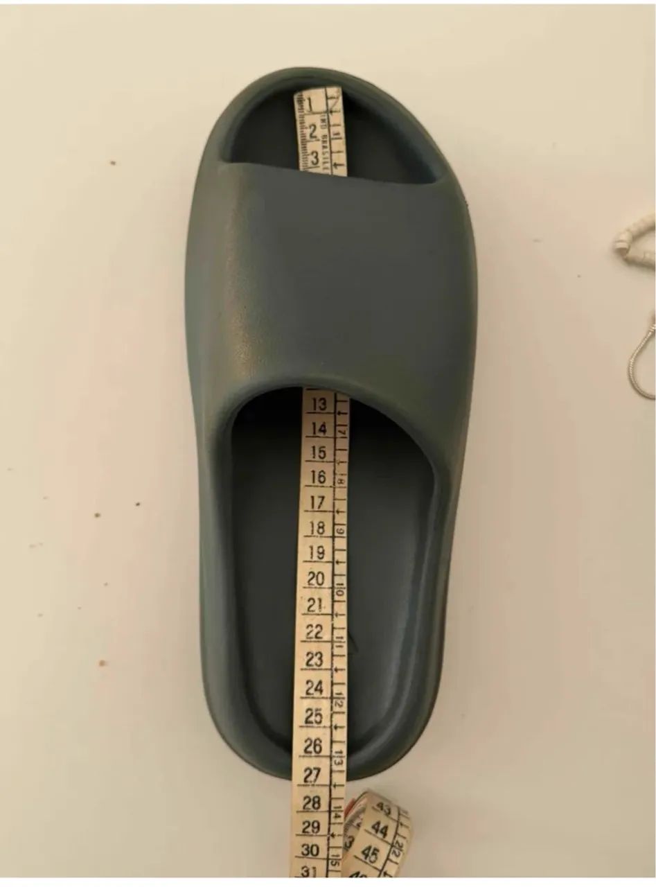 Chinelo Yeezy Slide Slate Marine  - Foto 5