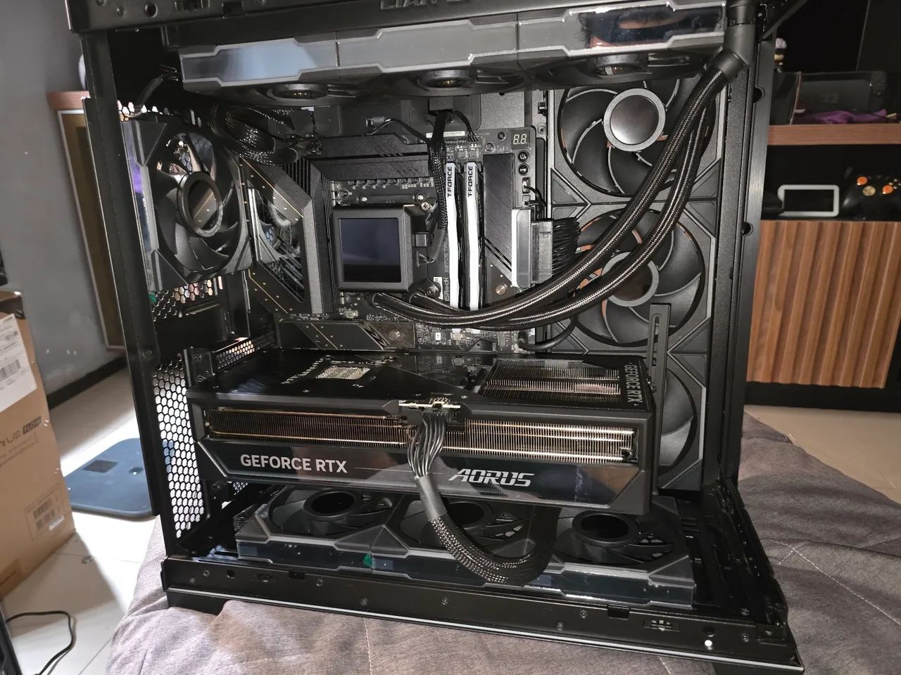 Rtx 5090 aorus master 32gb - Foto 5