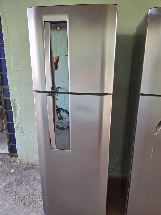 GELADEIRA ELECTROLUX NOVA.