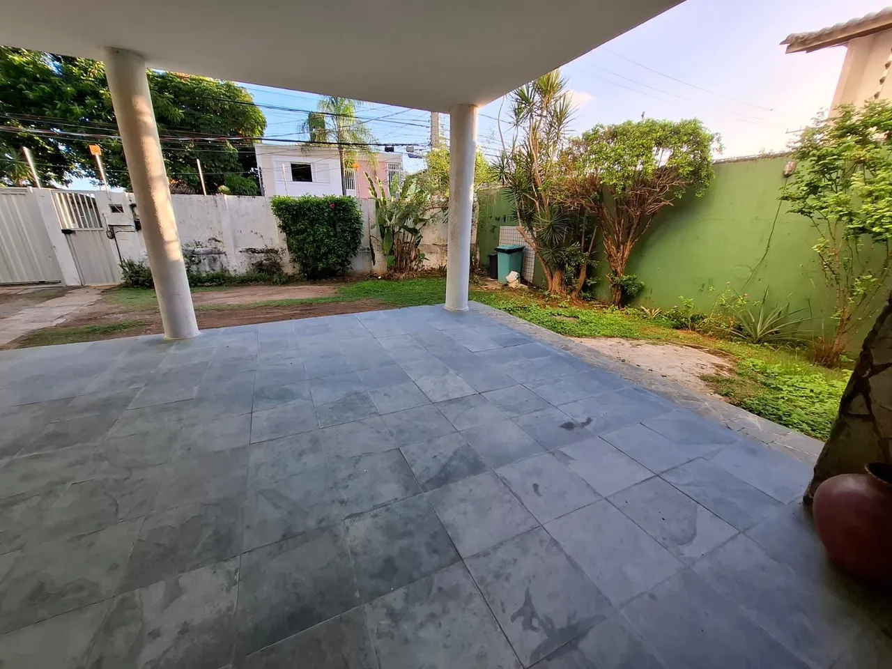Apartamento 1/4 sendo suite em Itapuã