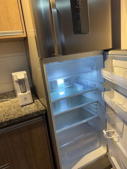 Vendo geladeira bem conservada inox duplex  - Foto 3