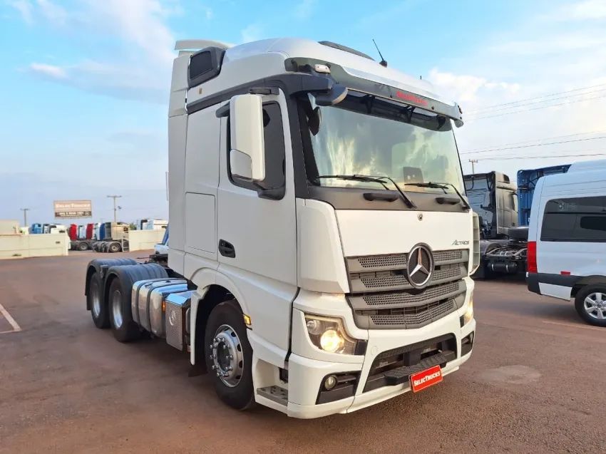 MB Actros 2651S ano 21/21 Suspensao de molas.