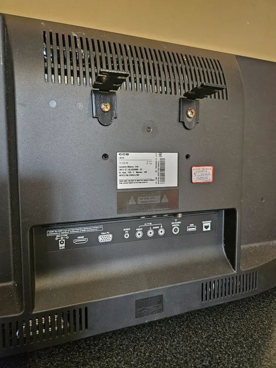 Tv led CCE 24 com conversor digital - Foto 2