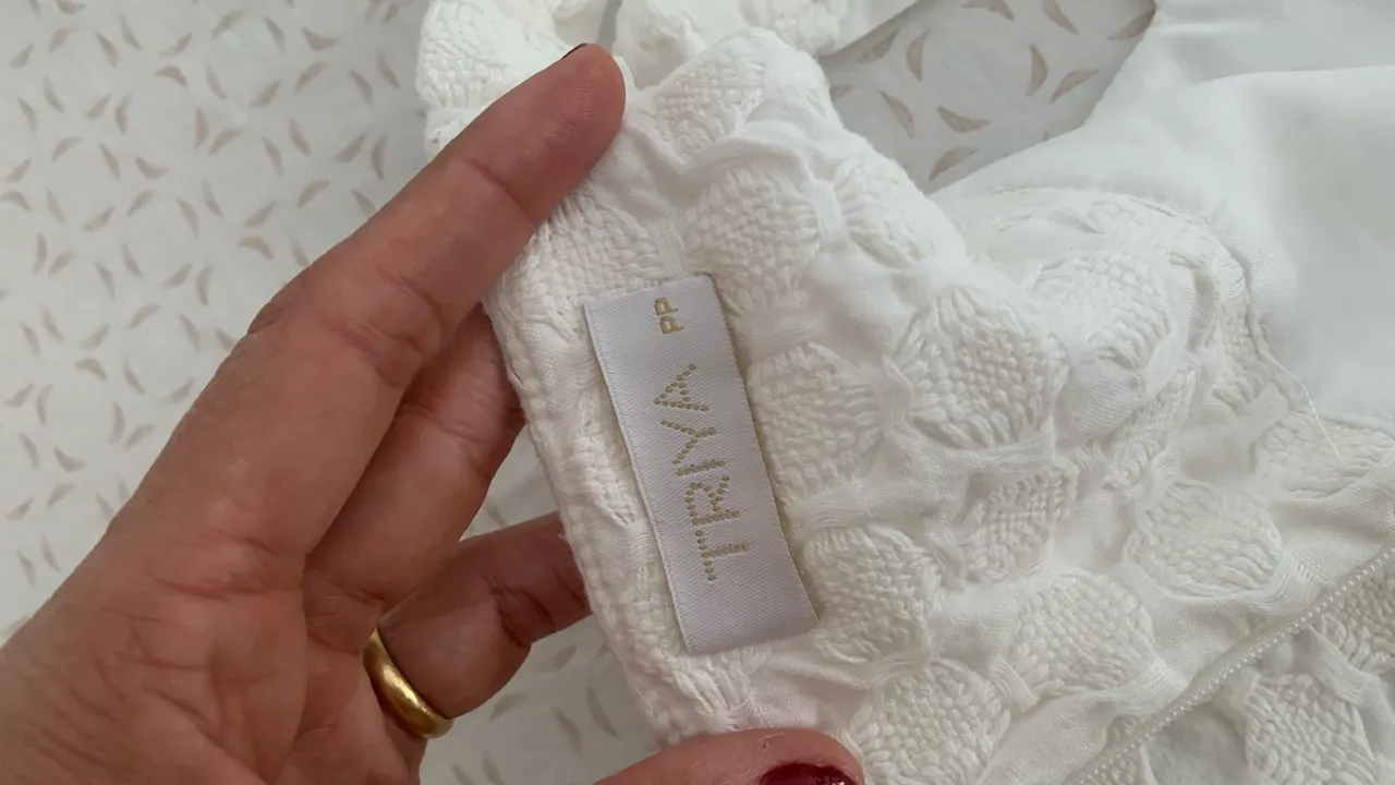 Saia branca Texturizado
