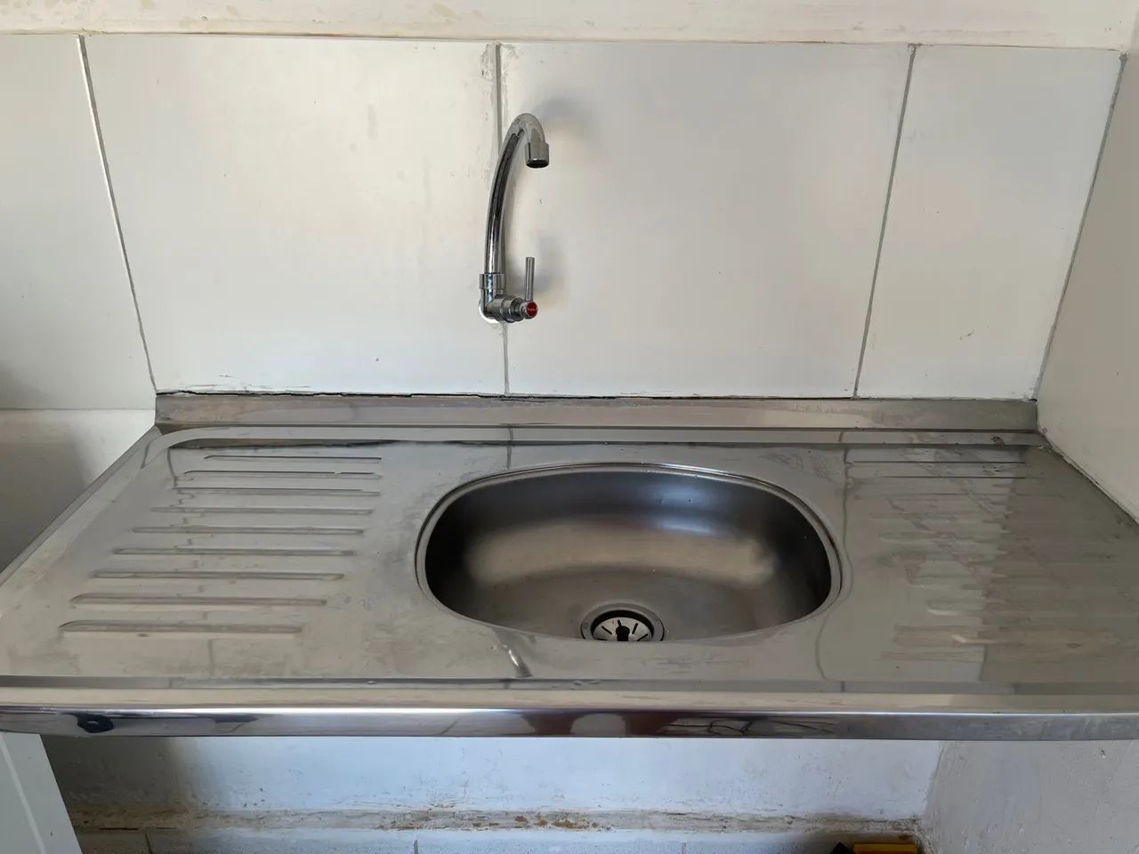 Pia de cozinha em aço inox 1,00 metro - Foto 2