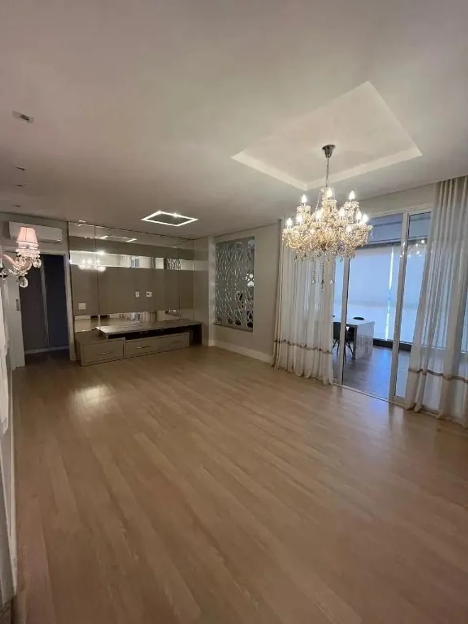 APARTAMENTO DISPONÍVEL PARA LOCAÇÃO - R$7.000,00