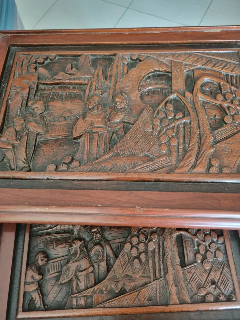 Conjunto de 4 mesinhas de canto antiga - Foto 2