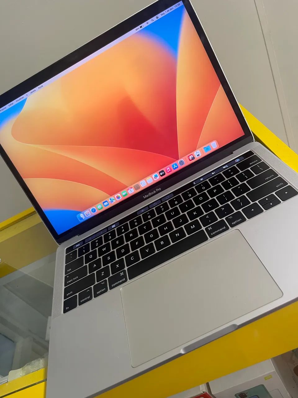 Macbook Pro Touchbar 13.3? Core i5 8gb m.2 256gb - Notebooks