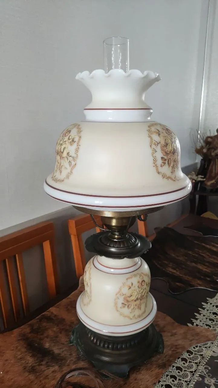 Luminária  estilo vintage Quoizel GWTW, bege/rosa com estampa floral, pintada à mão.  - Foto 2