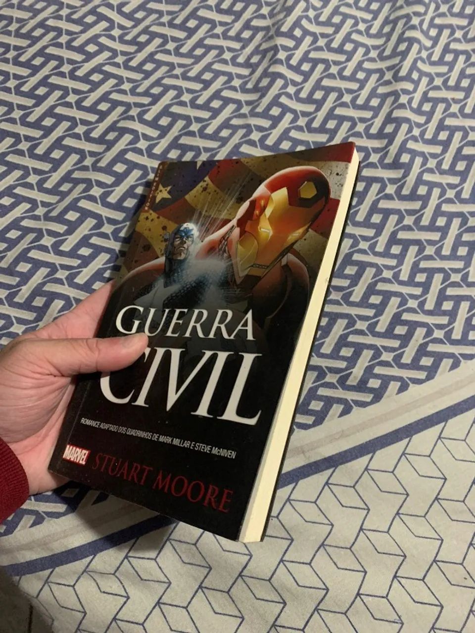 Lote de Livros Usados - Jogos Vorazes, The Walking Dead, Guerra Civil, Com Amor Simon... - Foto 2