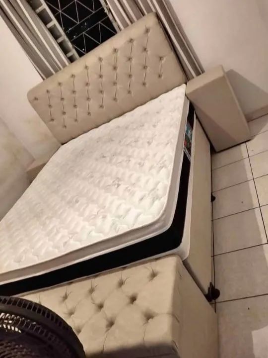 Cama Box Casal Estofada com Cabeceira e Baú