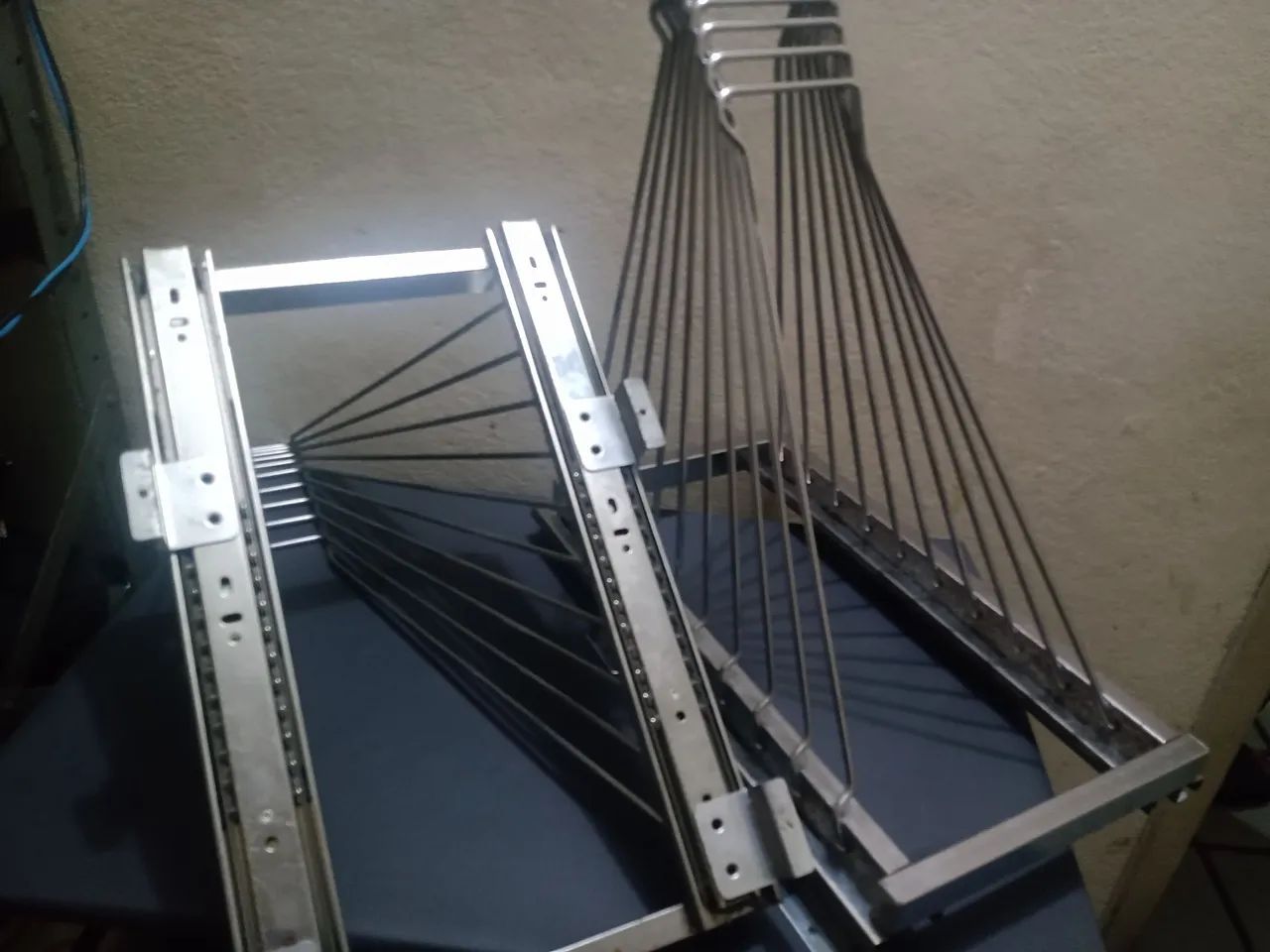 Varal retrátil de aço inox para roupas