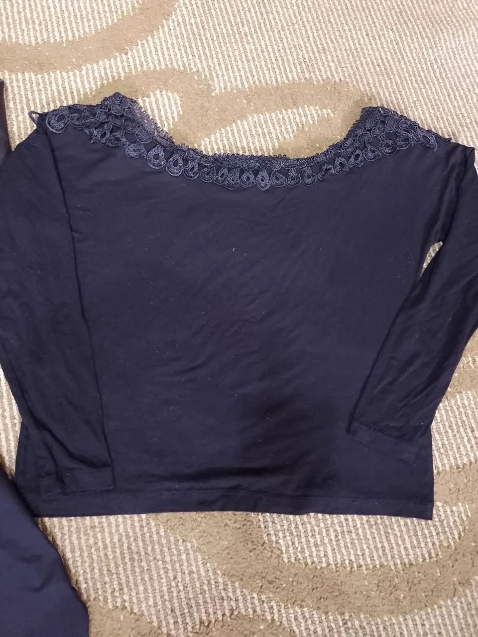 Kit com 3 blusas femininas - tamanho P - Foto 4