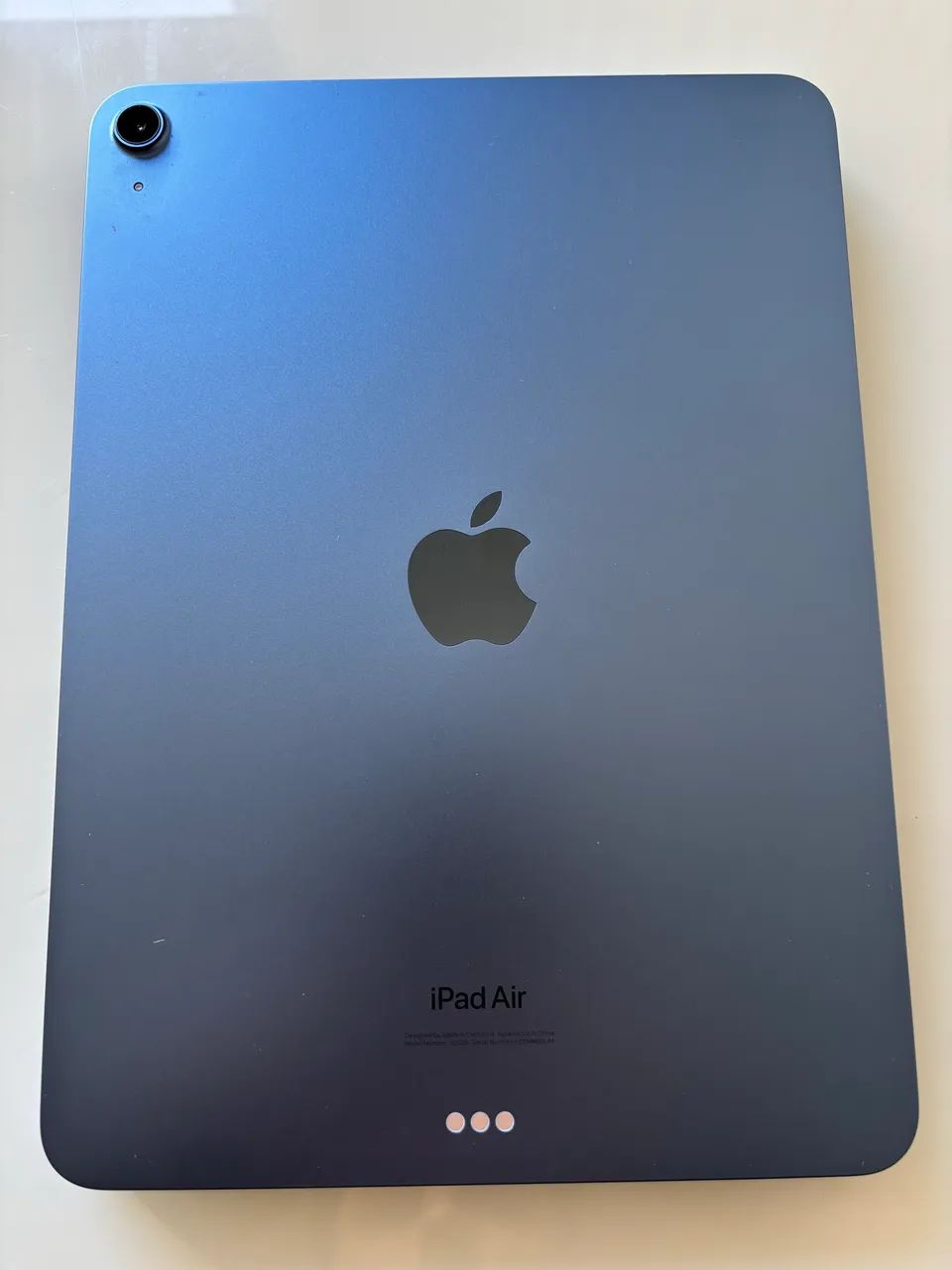 iPad Air 5ª Geração M1 64GB Wi-Fi Azul + Capa Teclado Logitech Folio Touch - Foto 5