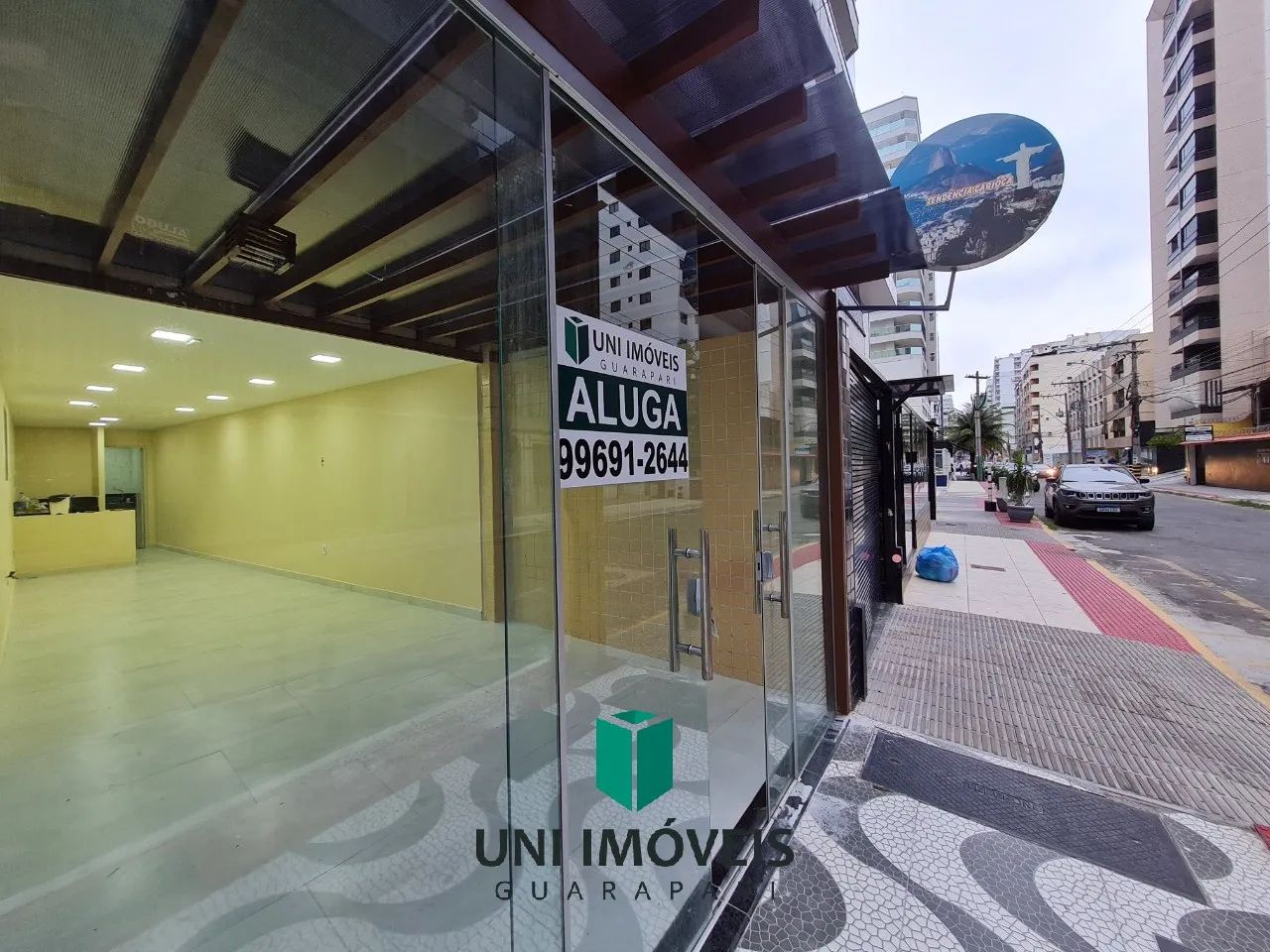 Oportunidade de Negócio: Loja Comercial para Alugar na Quadra do Mar em Guarapari !