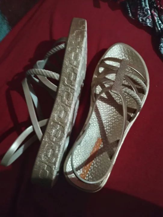 Sandálias Douradas - Foto 2