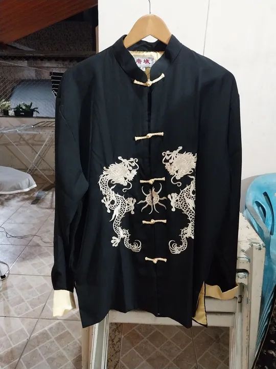 Kimono tipo Bruce Lee Chinês bordado e peça unica