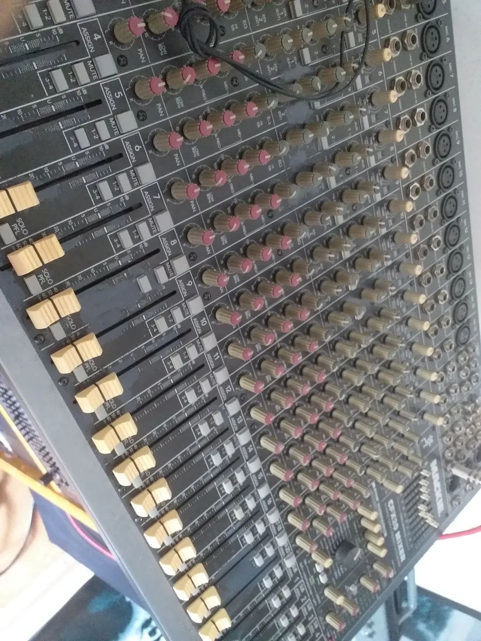 Mesa de Som Mackie CFX20 - Foto 2