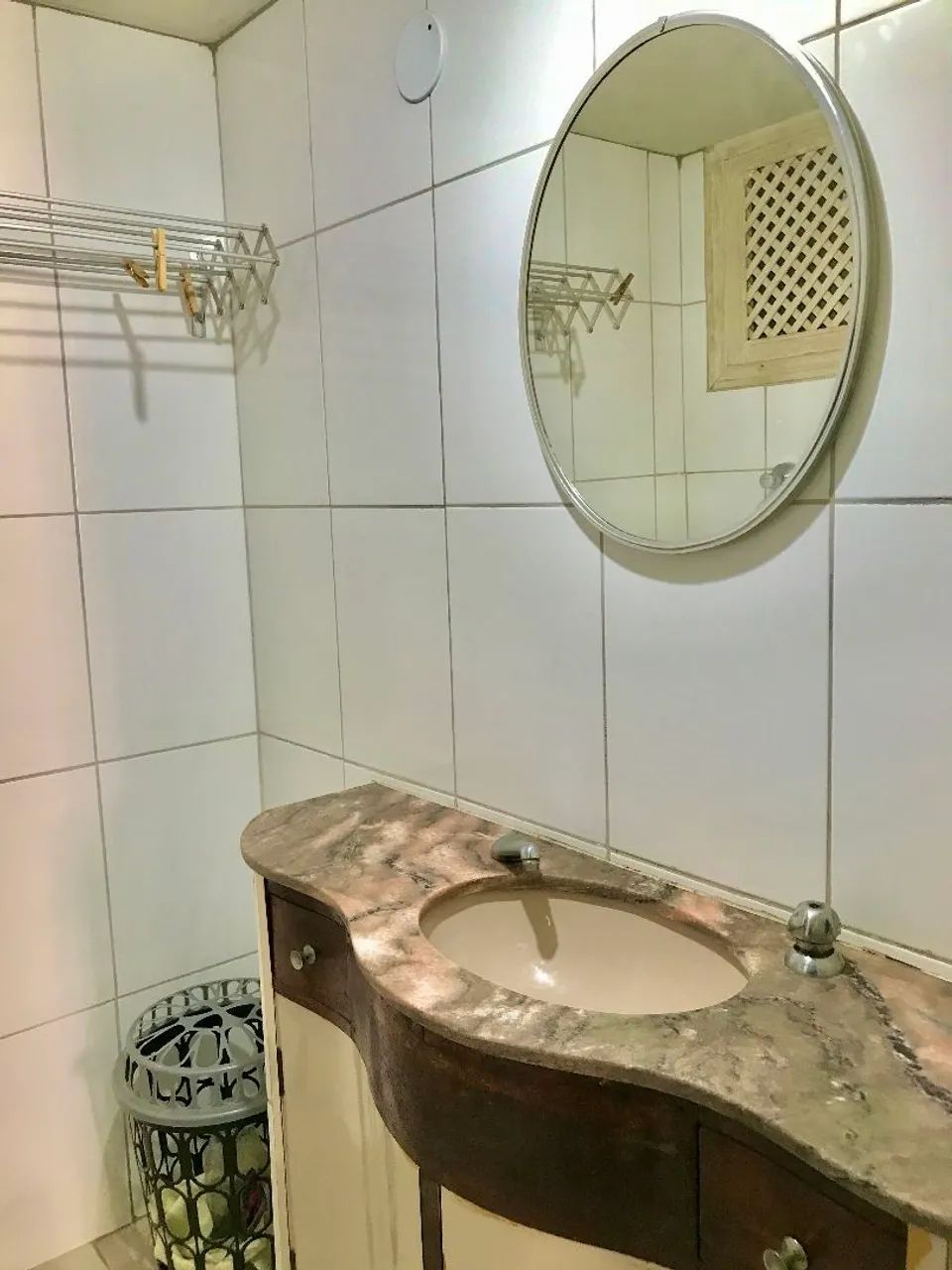 ALUGO apartamento no centro