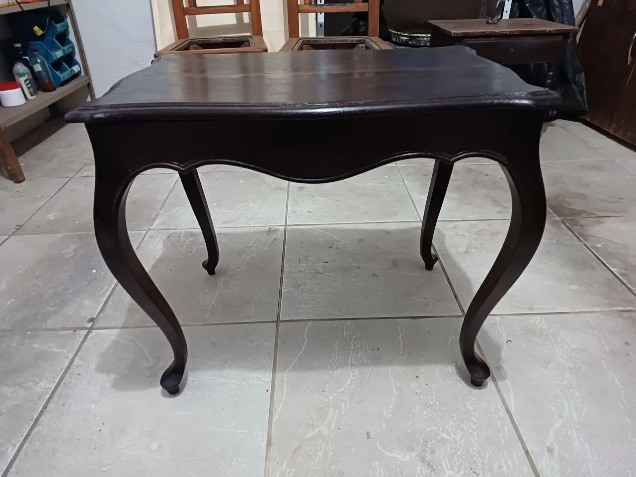 Mesa de canto estilo Luiz XV 