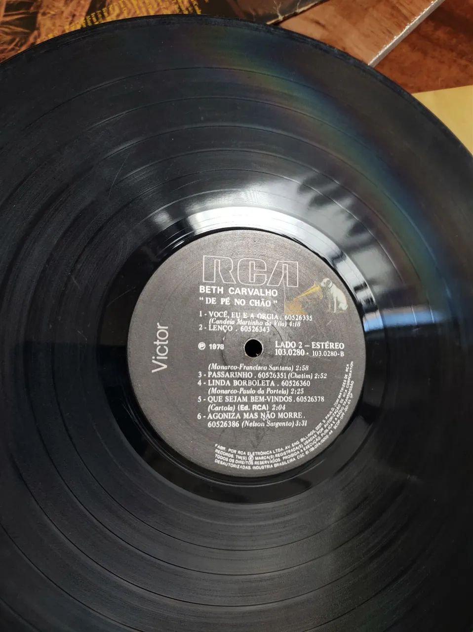 Disco vinil Beth Carvalho " de pé no chão" - Foto 3