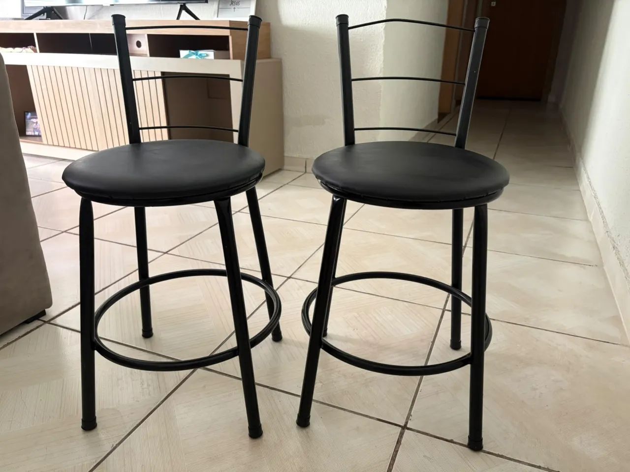 VENDE-SE 2 BANQUETAS