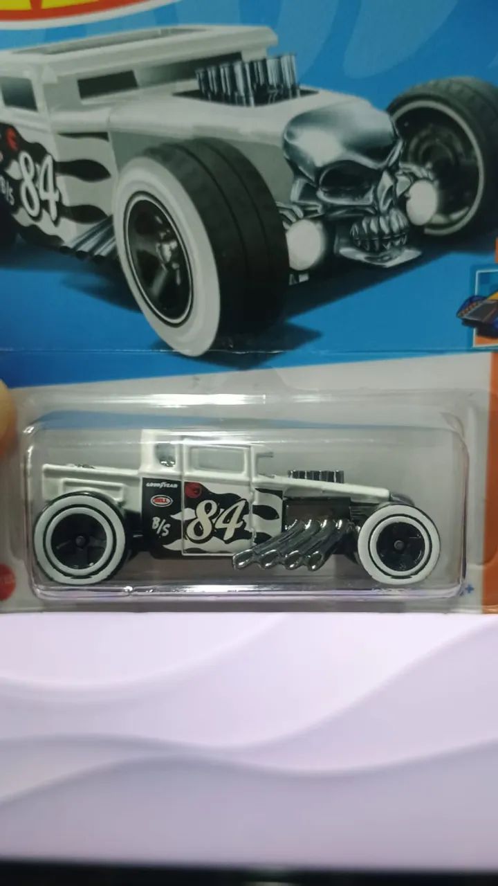 Hot Wheels Bone Shaker T-hunt