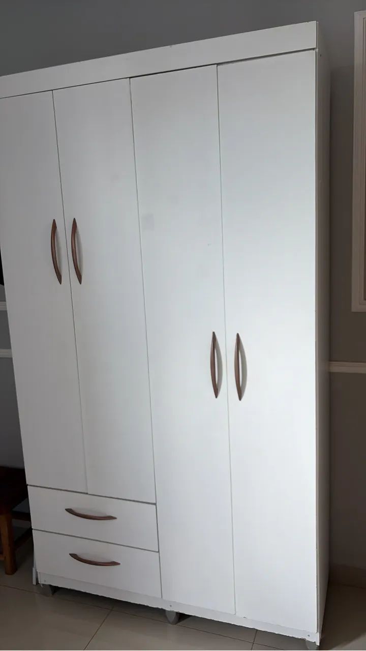 Guarda roupa 4 porta com maleiro  - Foto 2