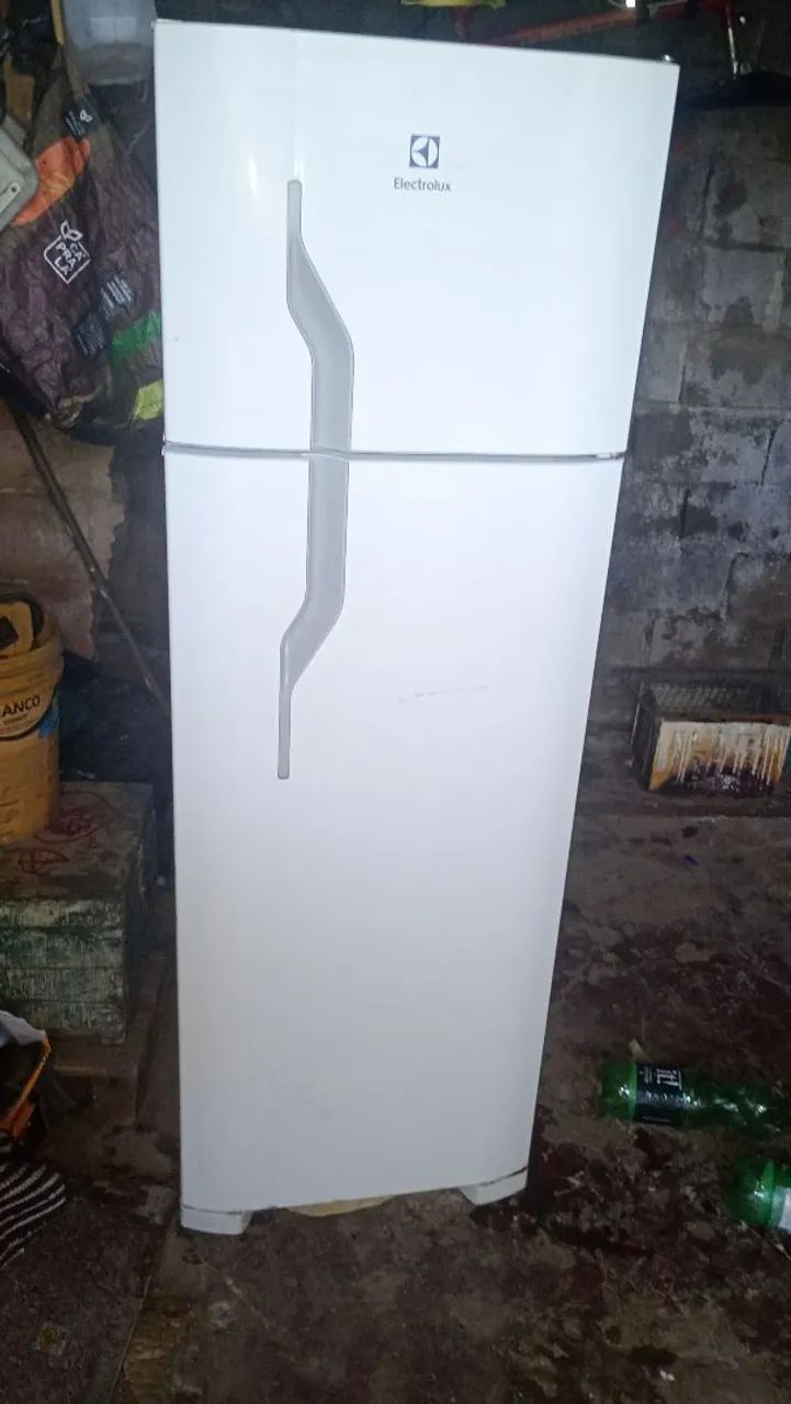 Estou vendendo semi nova 