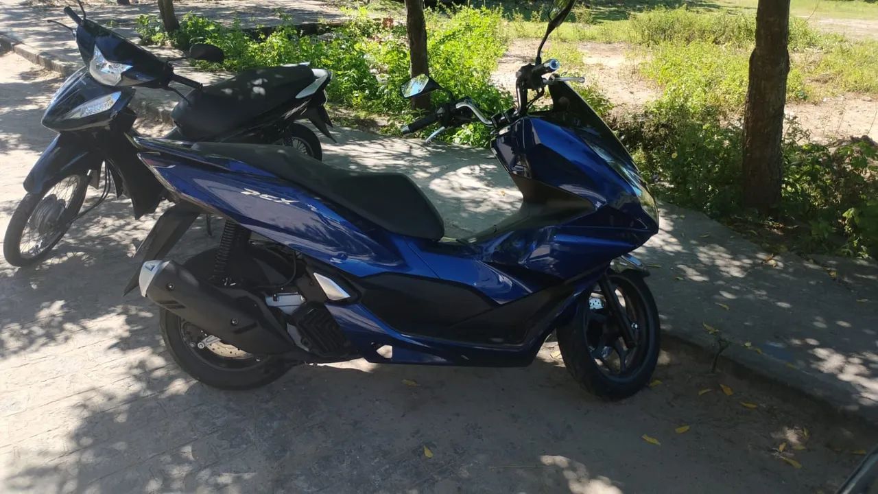 Pcx com 1.100km com Estado de zero km  - Foto 2