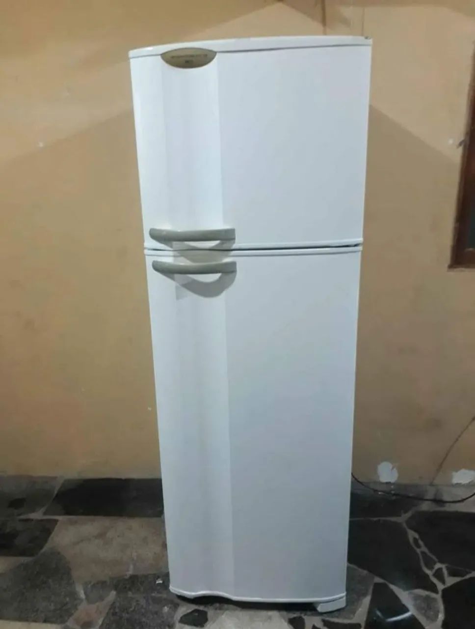 Geladeira Duplex Electrolux - 365 litros 