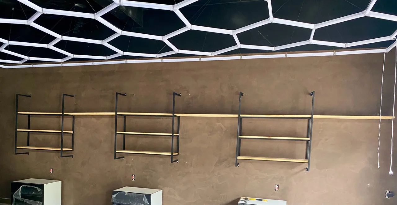 Prateleiras estilo industrial 