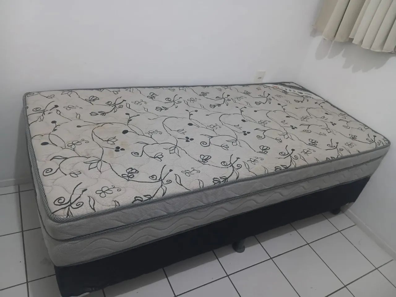 Cama Box e colchão solteiro 