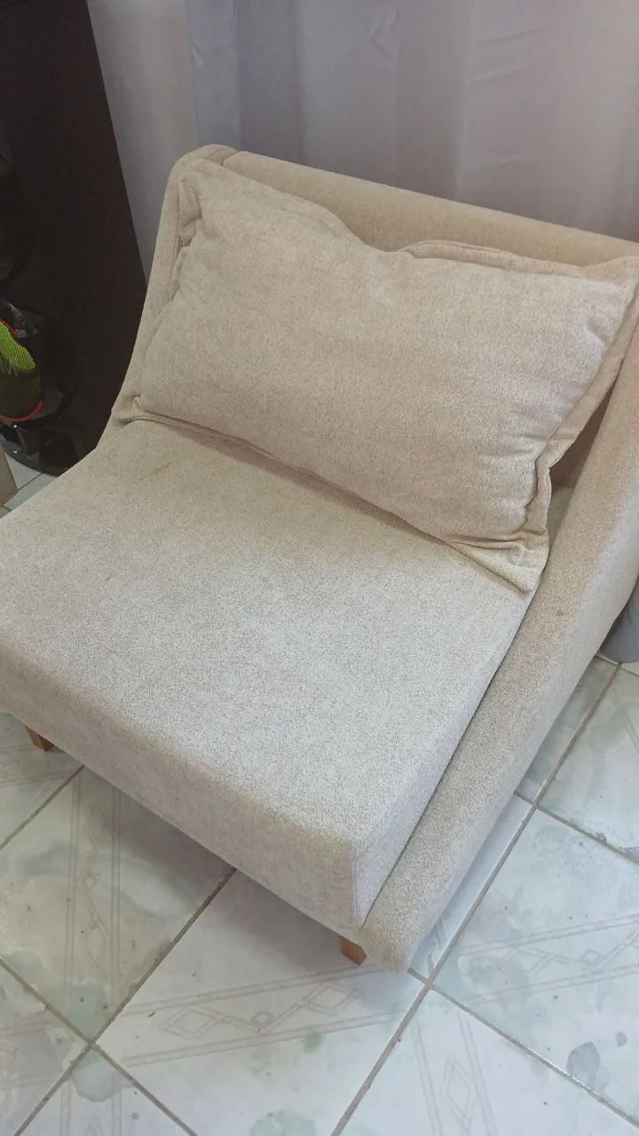 Poltrona tecido bucle muito bonita