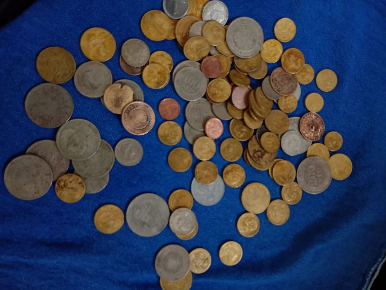 Vendo 105 moedas antigas  - Foto 3