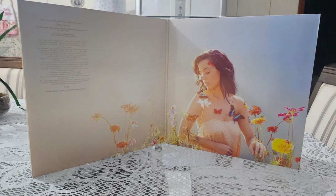 LP Katy Perry - Prism - Vinil Duplo preto - Foto 3