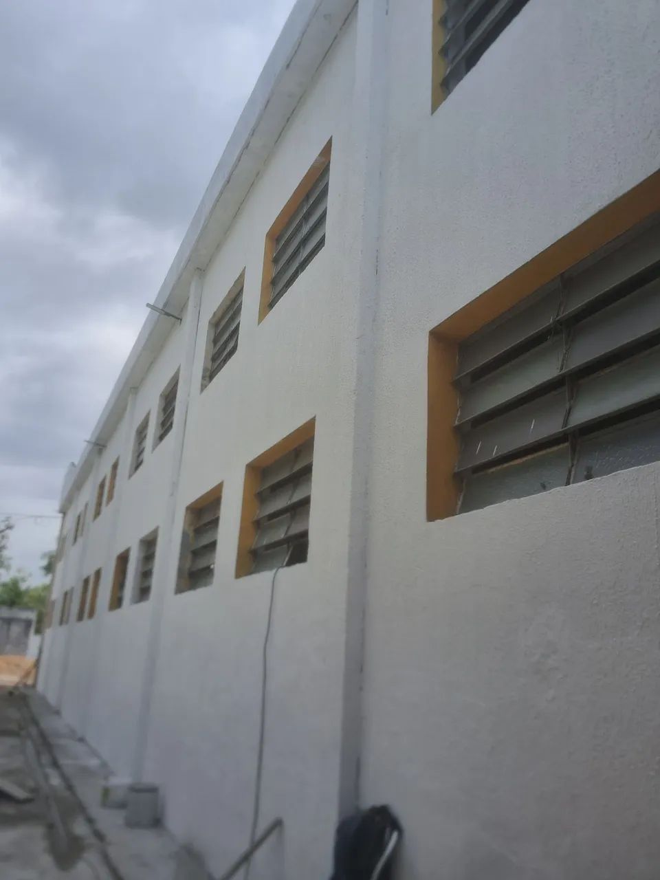 Pinturas e reparos 