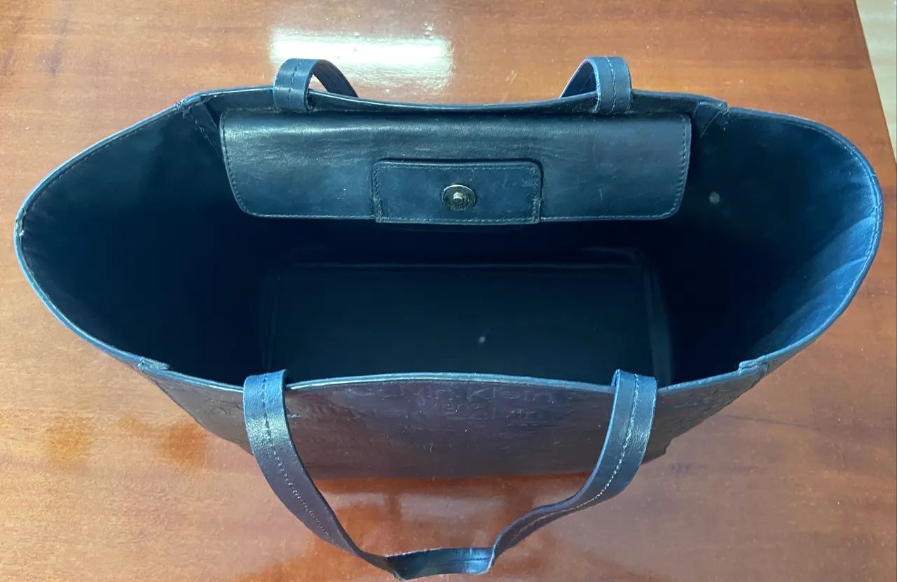 Bolsa tote Calvin Klein couro preta - Foto 3