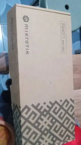MikroTik RB4011iGS+RM  - Foto 2