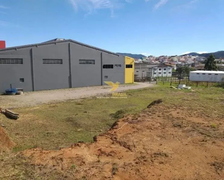 Galpão com área total de 1354 m² com 2 entradas em Forquilhas - São José - SC - Foto 4