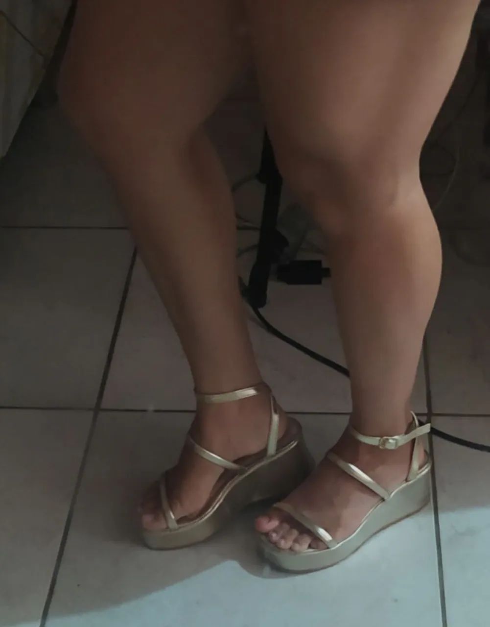 SANDÁLIA DOURADA 