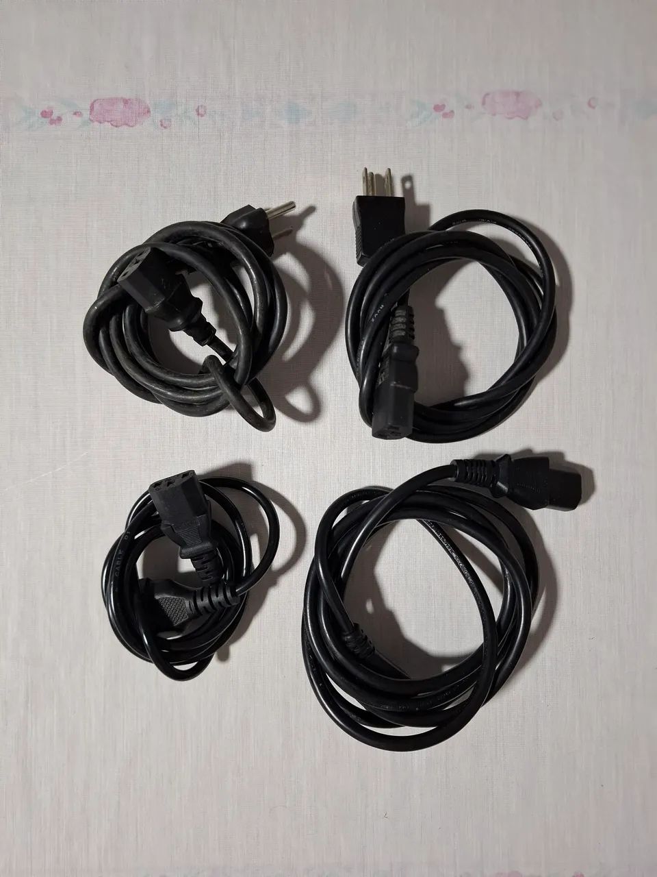 LOTE DE CABOS PARA PC E ELETRÔNICOS - DIVERSOS MODELOS - Foto 2