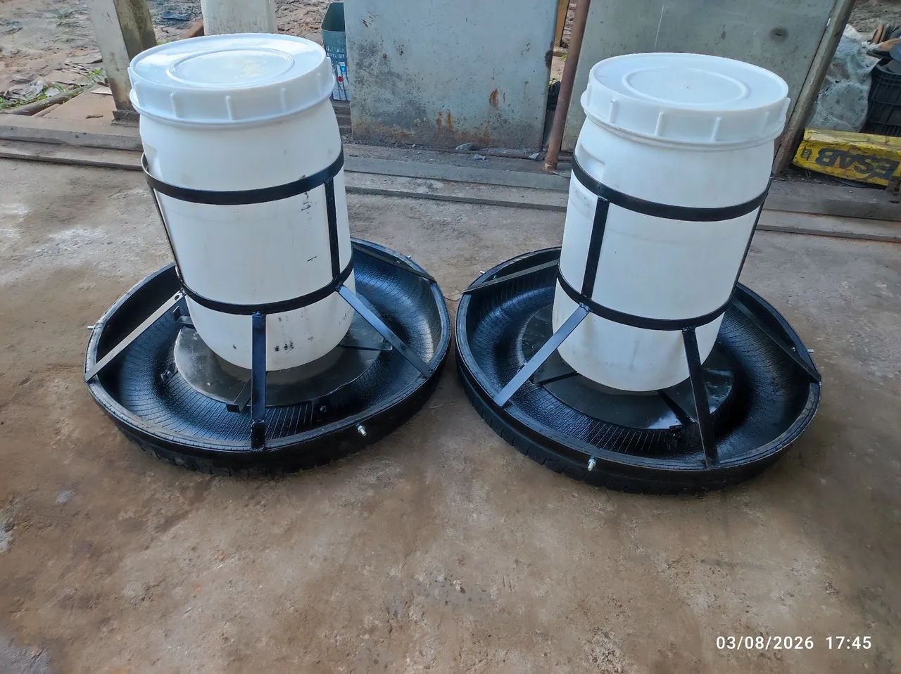 Comedouro Automático Reforçado - Ideal para Suínos  - Foto 2